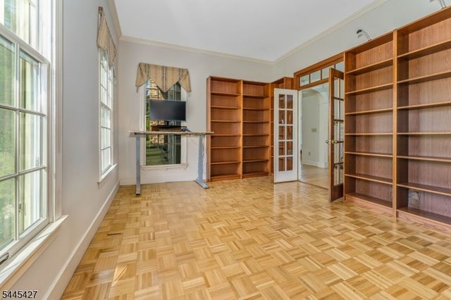 38 Larsen Rd, East Amwell Twp., NJ 08551
