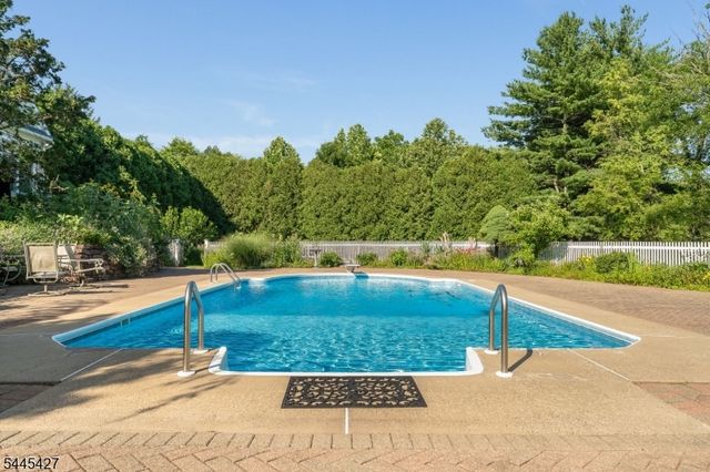 38 Larsen Rd, East Amwell Twp., NJ 08551
