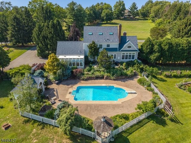 38 Larsen Rd, East Amwell Twp., NJ 08551