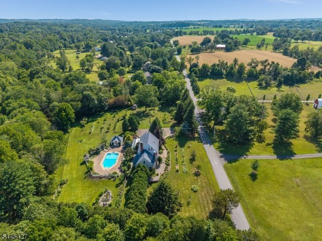 38 Larsen Rd, East Amwell Twp., NJ 08551