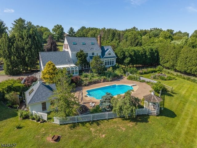 38 Larsen Rd, East Amwell Twp., NJ 08551