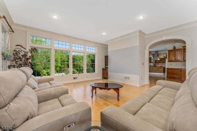 38 Larsen Rd, East Amwell Twp., NJ 08551