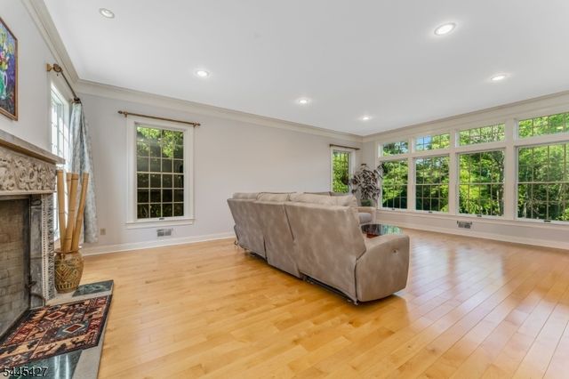 38 Larsen Rd, East Amwell Twp., NJ 08551