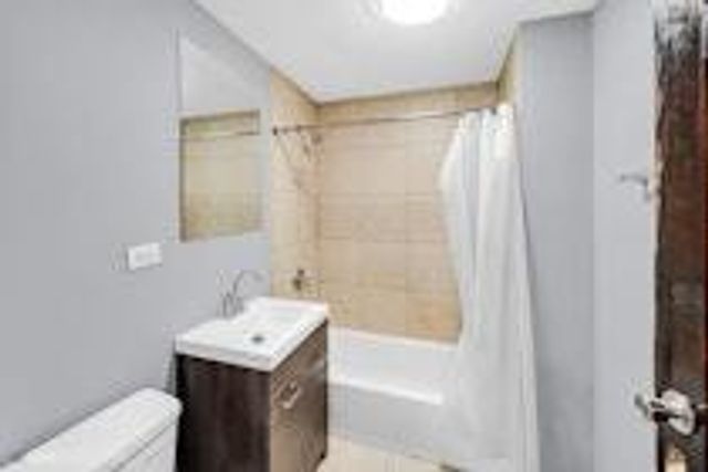 4330 S Dr Martin Luther King Jr Drive 1, Chicago, IL 60653