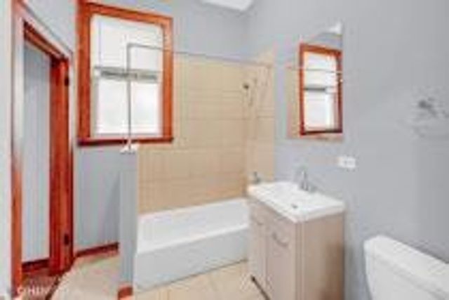 4330 S Dr Martin Luther King Jr Drive 1, Chicago, IL 60653