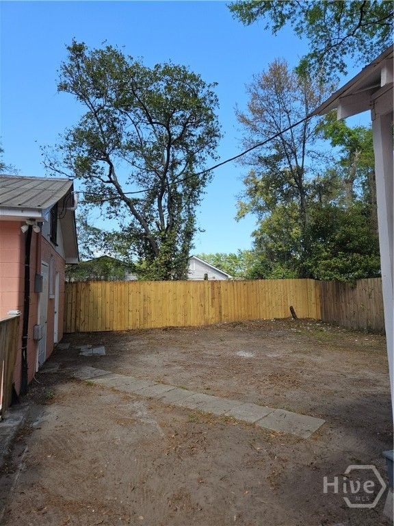 Image 10 of property listing at 22 W 59th Street, Savannah, GA 31405