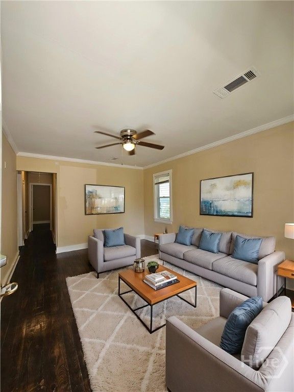 Image 11 of property listing at 22 W 59th Street, Savannah, GA 31405