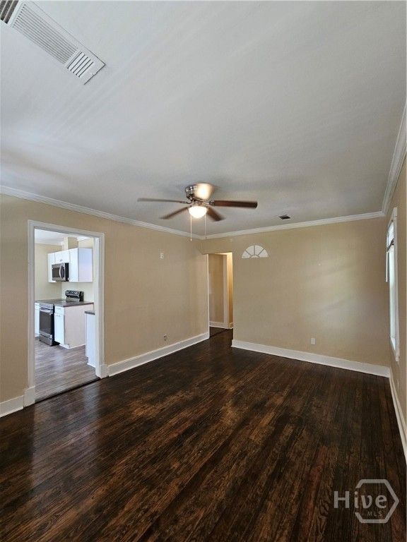 Image 13 of property listing at 22 W 59th Street, Savannah, GA 31405