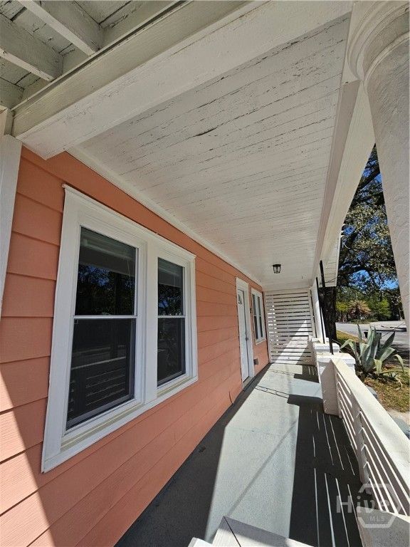 Image 2 of property listing at 22 W 59th Street, Savannah, GA 31405