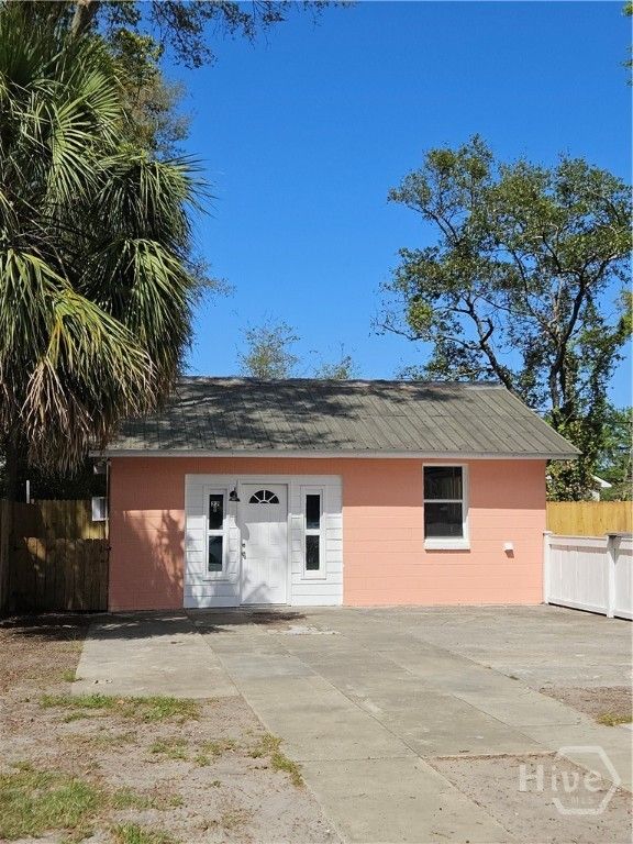 Image 37 of property listing at 22 W 59th Street, Savannah, GA 31405