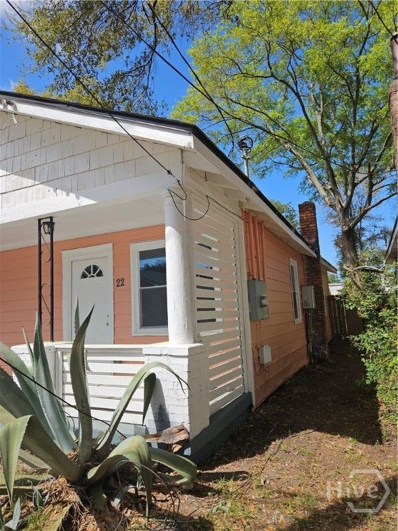 Image 4 of property listing at 22 W 59th Street, Savannah, GA 31405