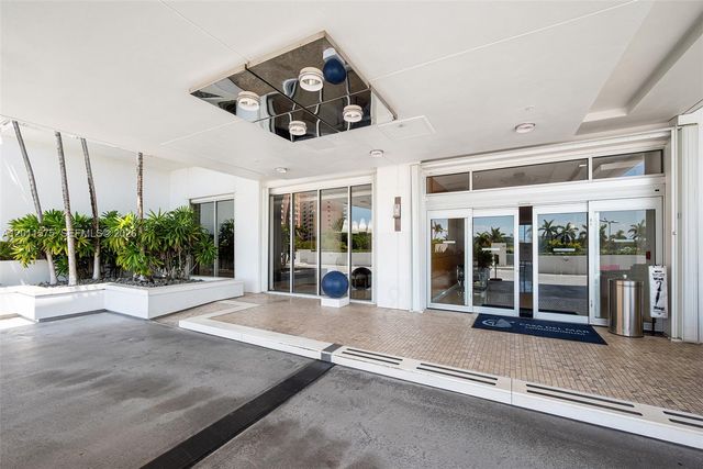 881 Ocean Dr 7D, Key Biscayne, FL 33149
