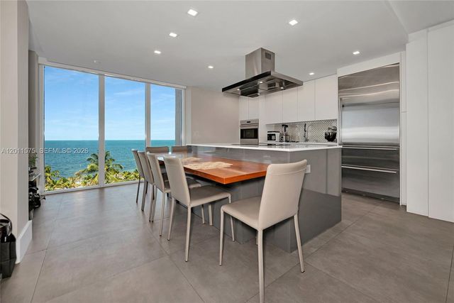 881 Ocean Dr 7D, Key Biscayne, FL 33149