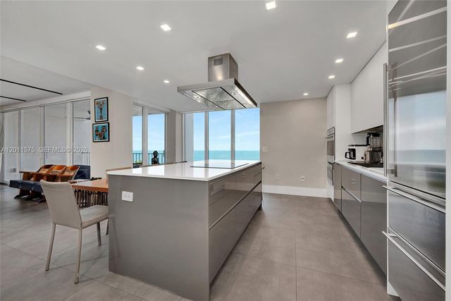 881 Ocean Dr 7D, Key Biscayne, FL 33149