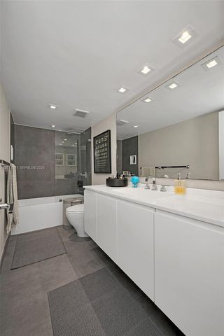 881 Ocean Dr 7D, Key Biscayne, FL 33149
