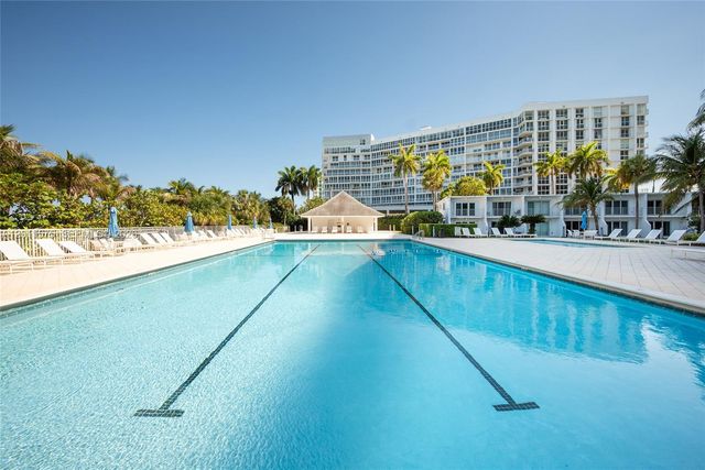881 Ocean Dr 7D, Key Biscayne, FL 33149