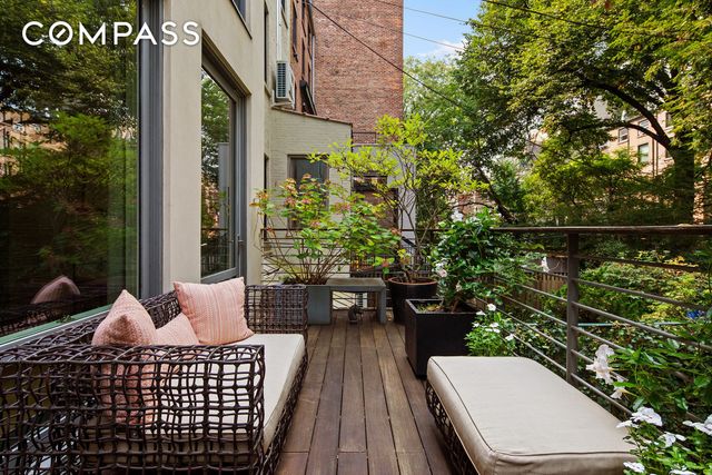 12 Sidney Place, New York City, NY 11201