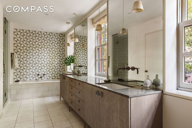 12 Sidney Place, New York City, NY 11201