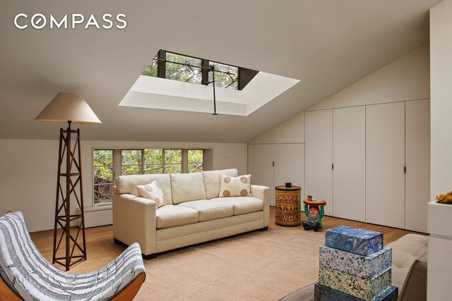 12 Sidney Place, New York City, NY 11201