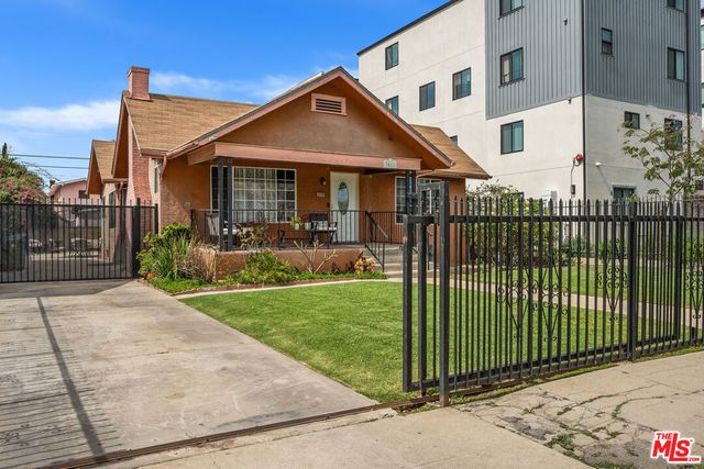 3011 Van Buren Place, Los Angeles, CA 90007