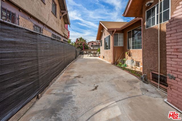 3011 Van Buren Place, Los Angeles, CA 90007