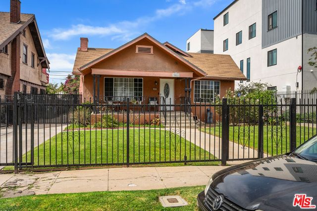 3011 Van Buren Place, Los Angeles, CA 90007
