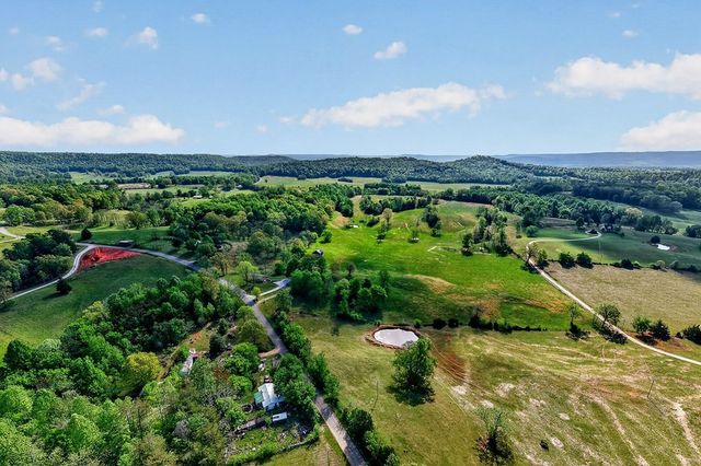 515 Jericho Rd, Quebeck, TN 38579