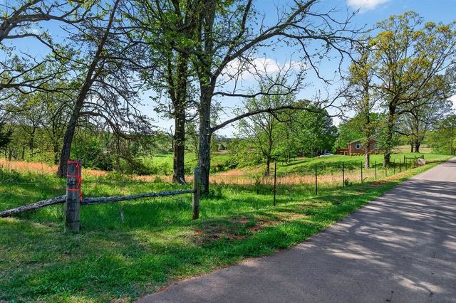 515 Jericho Rd, Quebeck, TN 38579