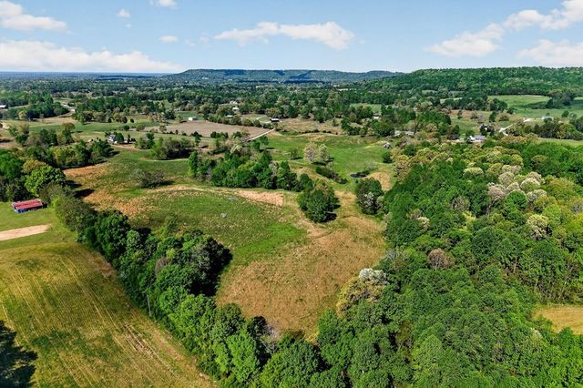 515 Jericho Rd, Quebeck, TN 38579