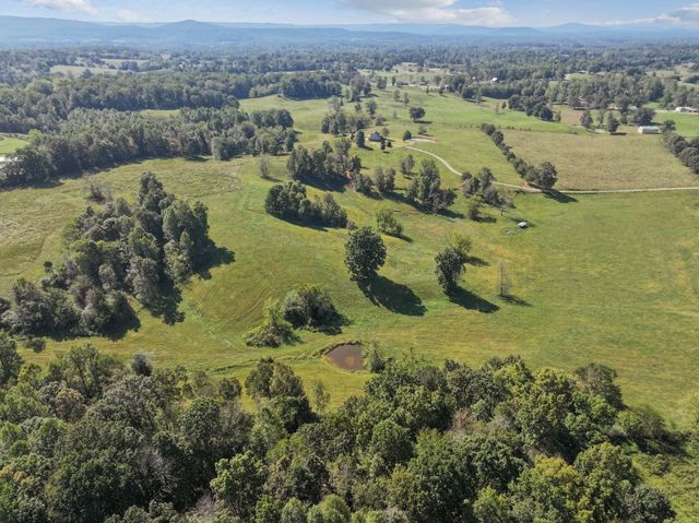 515 Jericho Rd, Quebeck, TN 38579