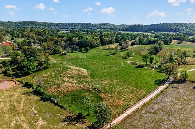 515 Jericho Rd, Quebeck, TN 38579