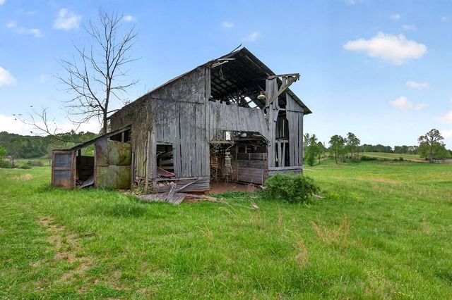 515 Jericho Rd, Quebeck, TN 38579