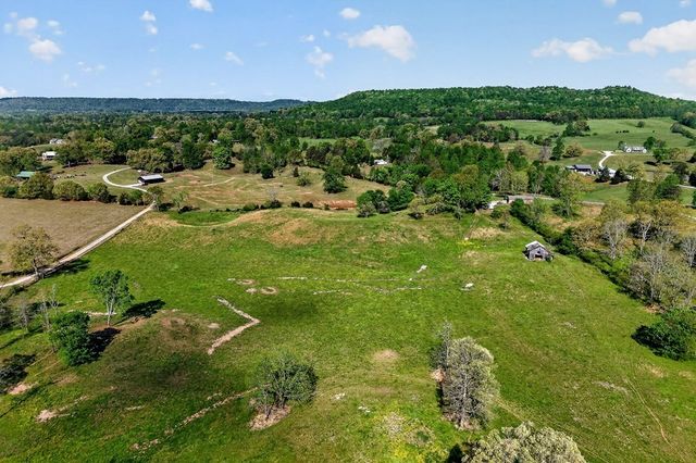 515 Jericho Rd, Quebeck, TN 38579