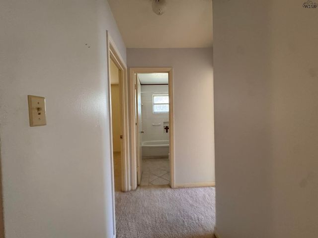 815 E IKARD STREET, Henrietta, TX 76365