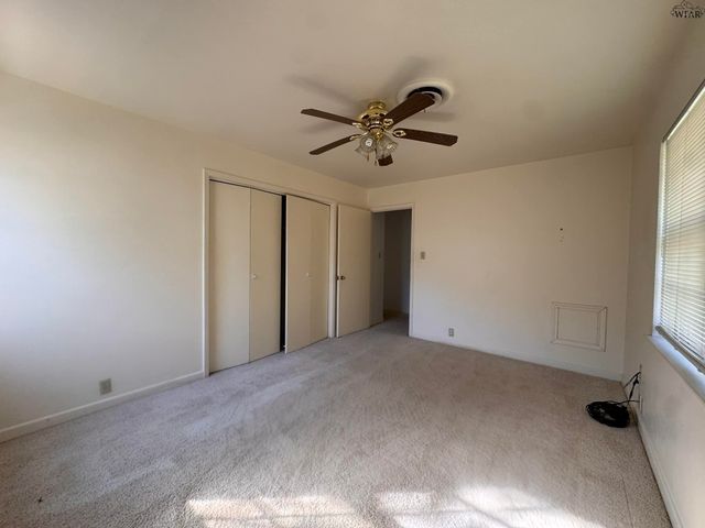 815 E IKARD STREET, Henrietta, TX 76365