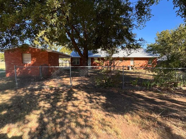 815 E IKARD STREET, Henrietta, TX 76365