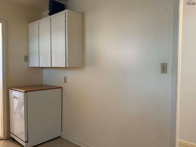 815 E IKARD STREET, Henrietta, TX 76365