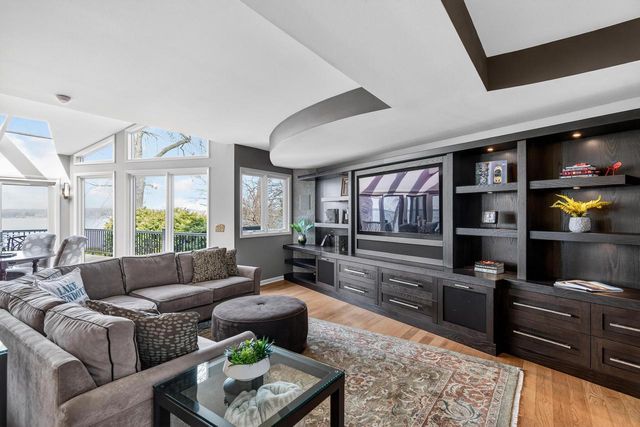 1101 Farwell Drive, Madison, WI 53704