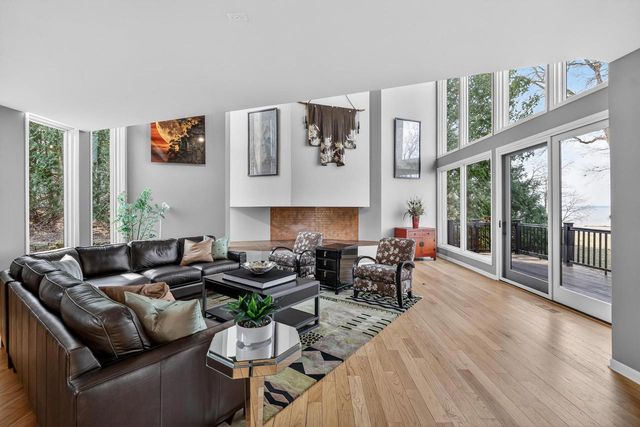 1101 Farwell Drive, Madison, WI 53704