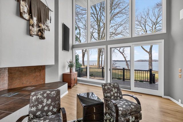 1101 Farwell Drive, Madison, WI 53704