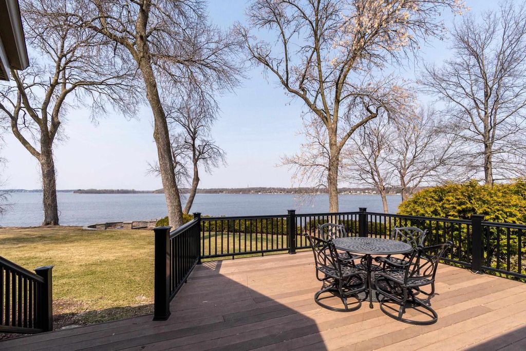 1101 Farwell Drive, Madison, WI 53704