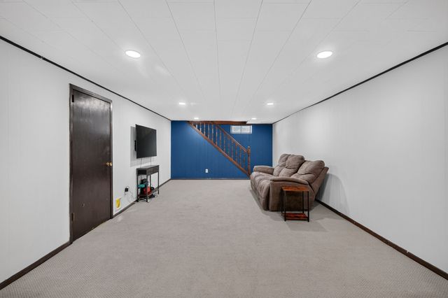230 NW Arlan Drive, Ankeny, IA 50023