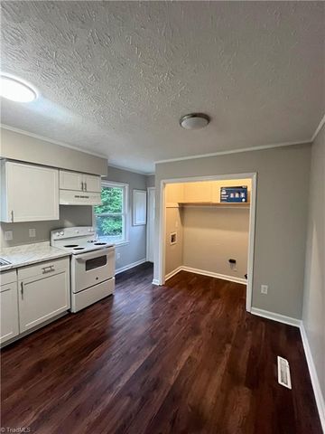 6524 Creek Run Road, Walkertown, NC 27051