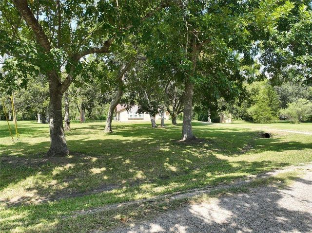 9308 Acorn Drive, Manvel, TX 77578