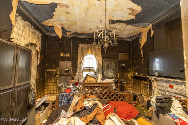 165 S Randolph Street, Holly Springs, MS 38635