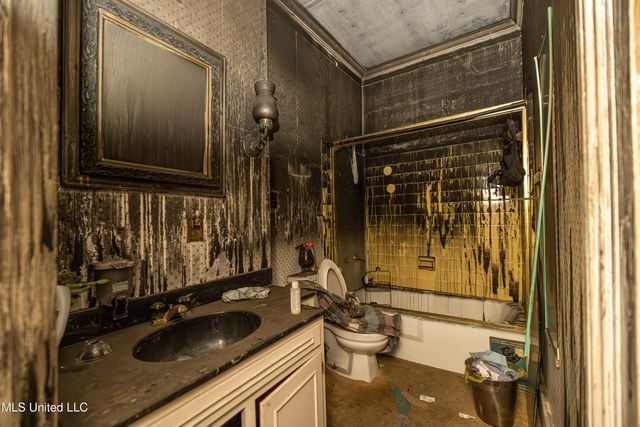 165 S Randolph Street, Holly Springs, MS 38635