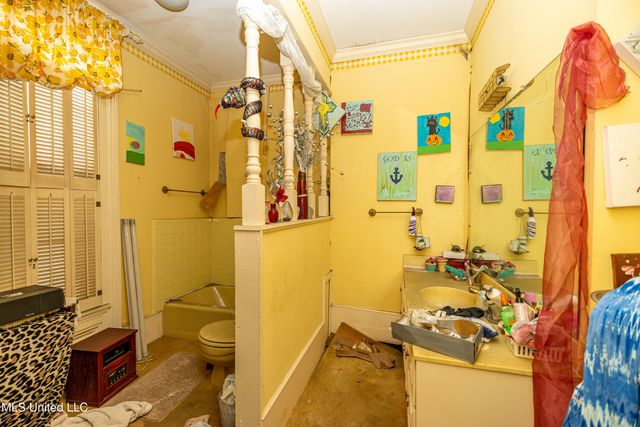 165 S Randolph Street, Holly Springs, MS 38635