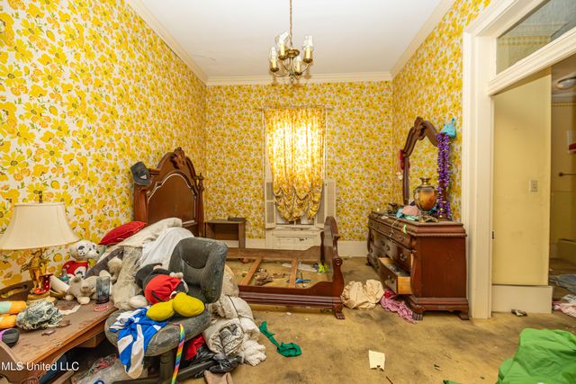 165 S Randolph Street, Holly Springs, MS 38635