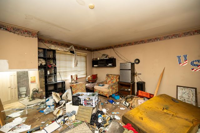 165 S Randolph Street, Holly Springs, MS 38635