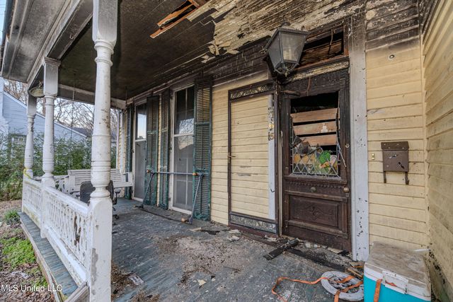 165 S Randolph Street, Holly Springs, MS 38635